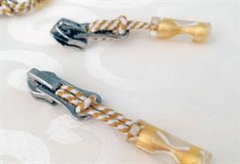 時(shí)間沙漏注塑片